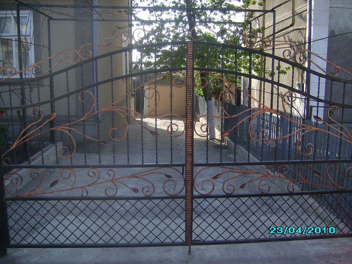 i - 2023-03-13T202351.072